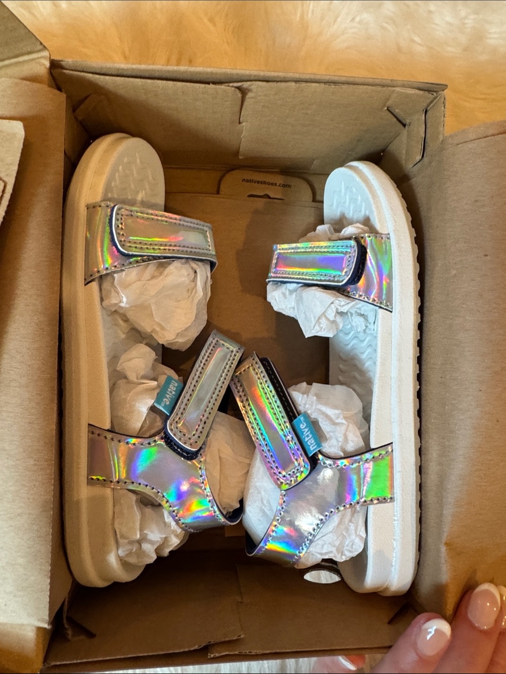 NWT Size 1 Native Shoes Kids Charley Holographic Sandal - Iridescent! - Picture 13 of 14
